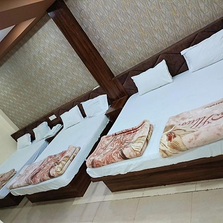 Green Leaf Hotel Ujjain Dış mekan fotoğraf