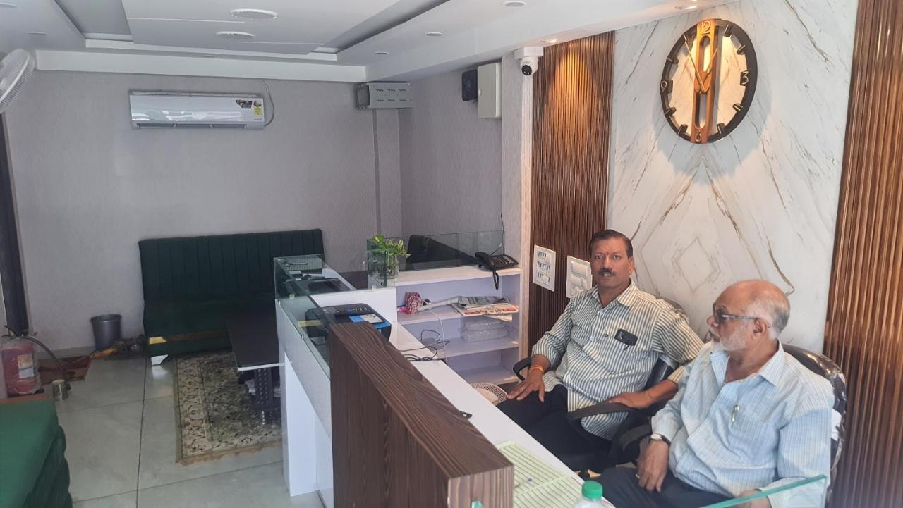 Green Leaf Hotel Ujjain Dış mekan fotoğraf