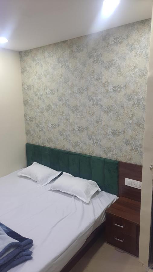 Green Leaf Hotel Ujjain Dış mekan fotoğraf