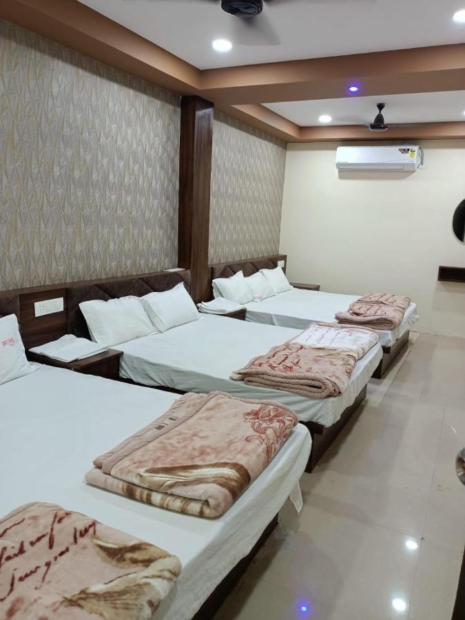 Green Leaf Hotel Ujjain Dış mekan fotoğraf