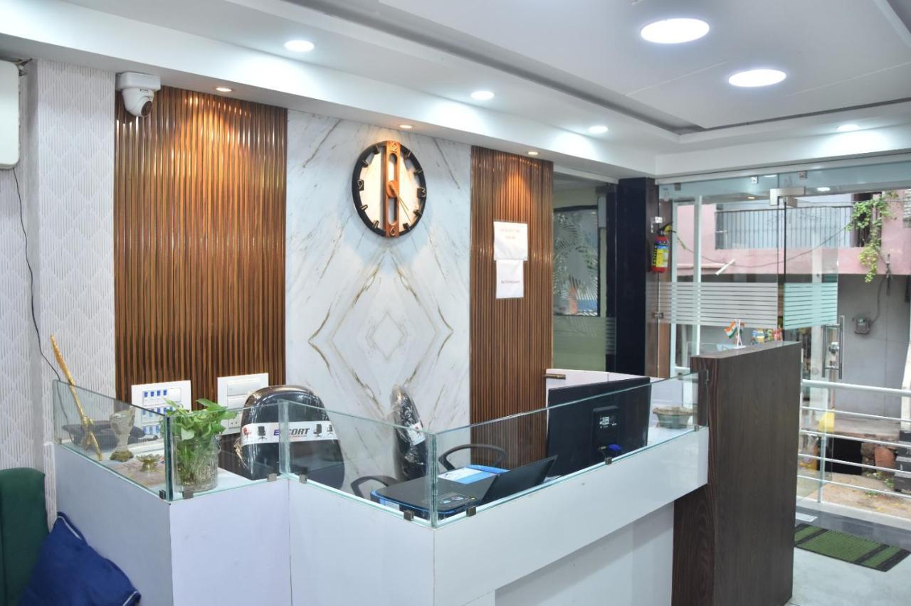 Green Leaf Hotel Ujjain Dış mekan fotoğraf