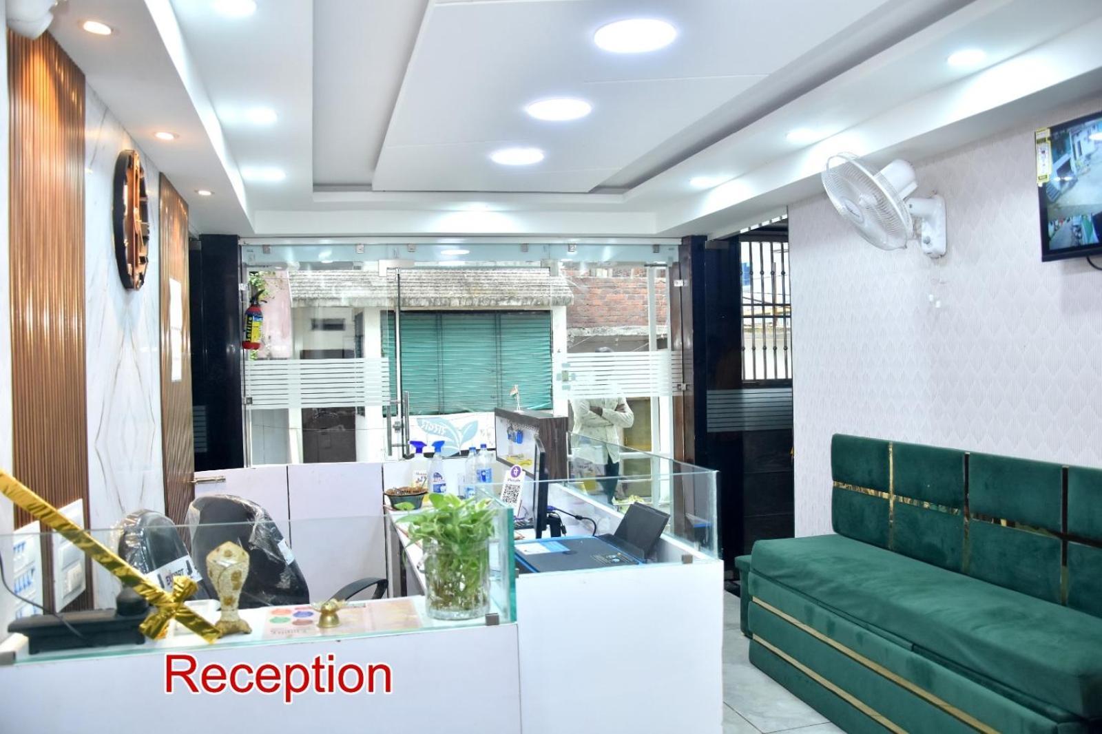 Green Leaf Hotel Ujjain Dış mekan fotoğraf