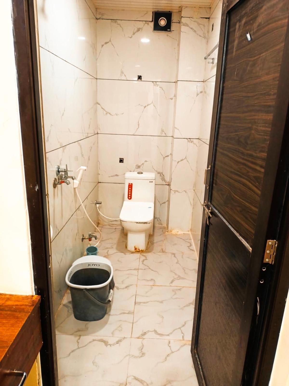 Green Leaf Hotel Ujjain Dış mekan fotoğraf