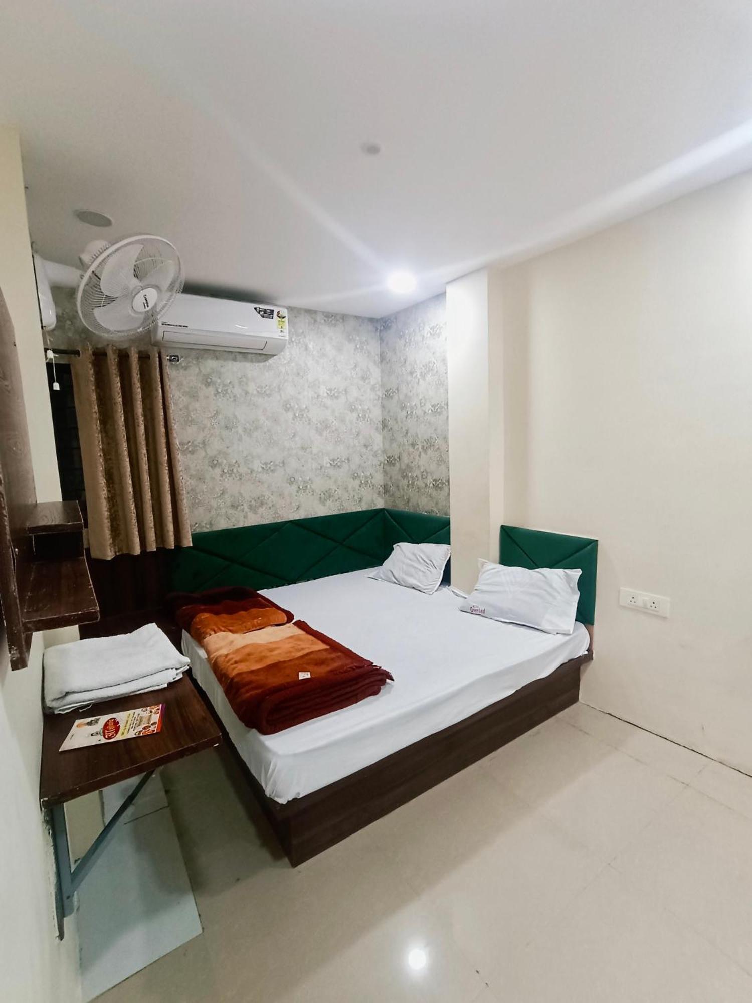 Green Leaf Hotel Ujjain Dış mekan fotoğraf