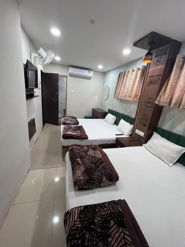 Green Leaf Hotel Ujjain Dış mekan fotoğraf