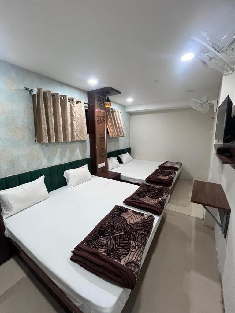 Green Leaf Hotel Ujjain Dış mekan fotoğraf