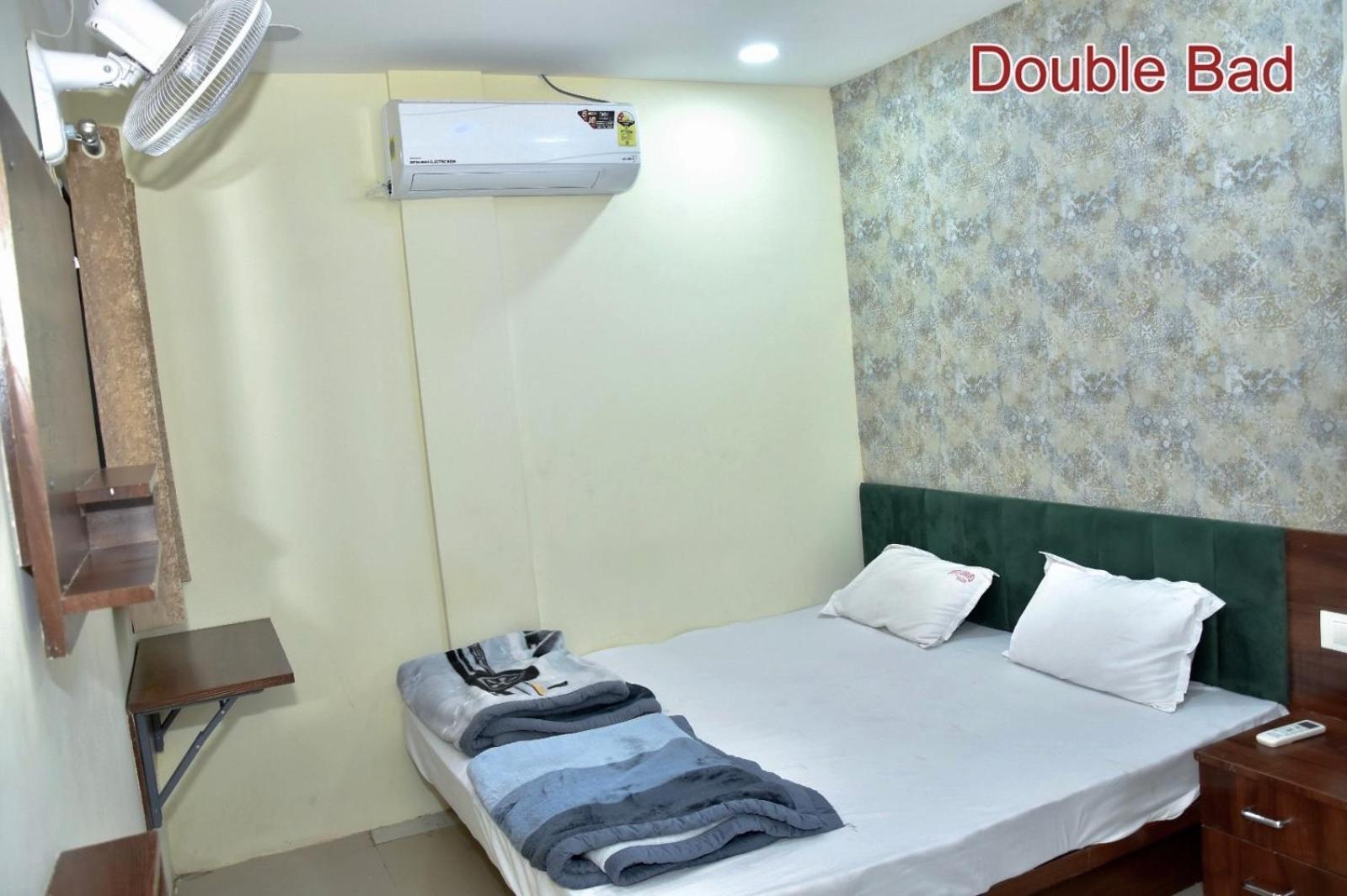 Green Leaf Hotel Ujjain Dış mekan fotoğraf
