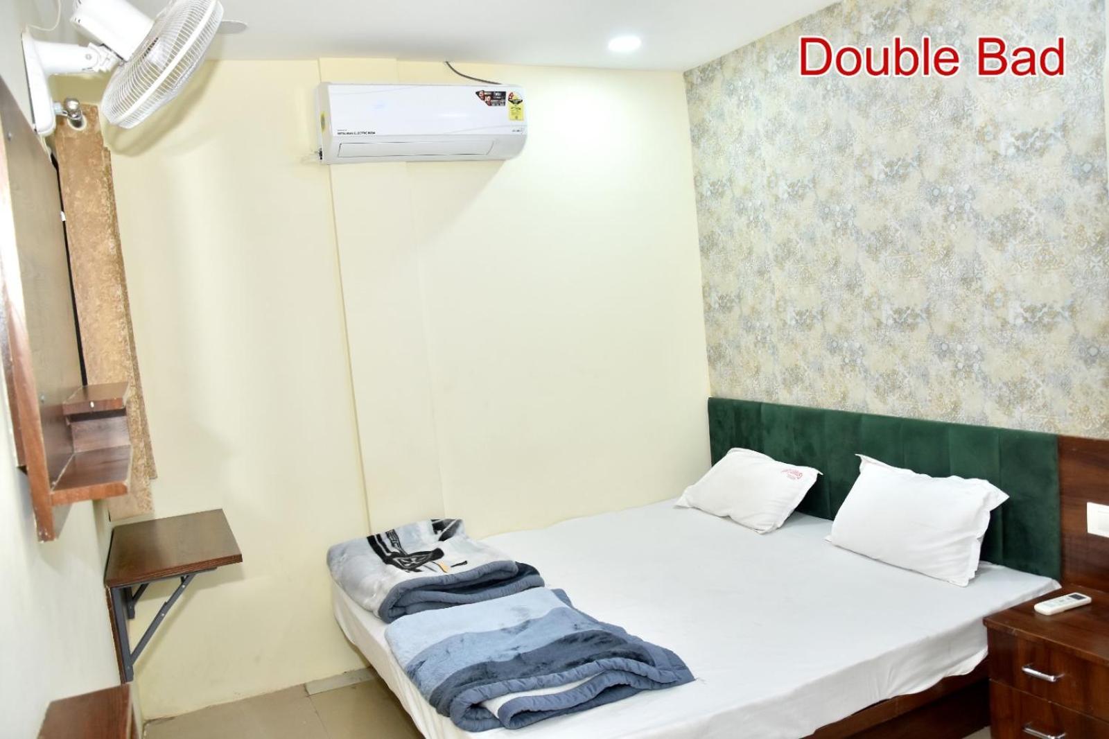 Green Leaf Hotel Ujjain Dış mekan fotoğraf