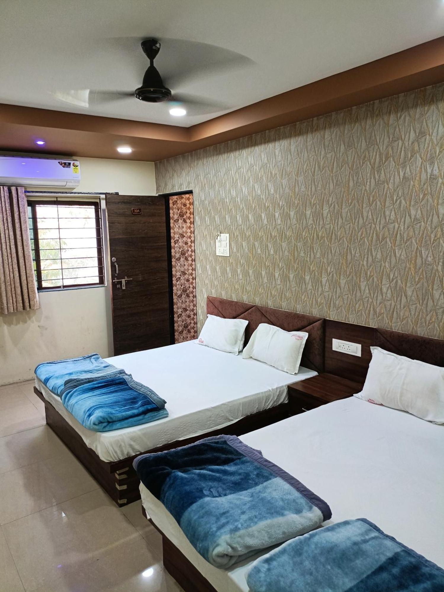 Green Leaf Hotel Ujjain Dış mekan fotoğraf