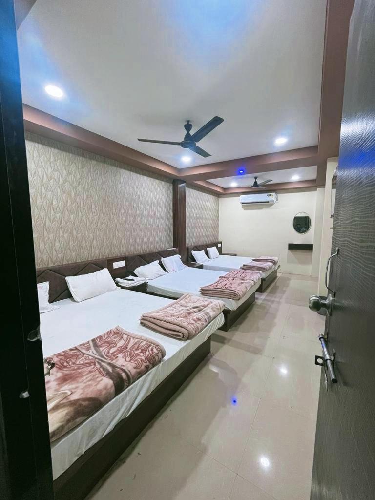 Green Leaf Hotel Ujjain Dış mekan fotoğraf