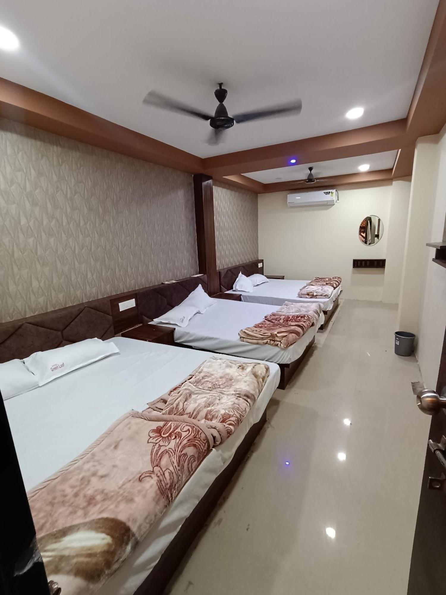 Green Leaf Hotel Ujjain Dış mekan fotoğraf