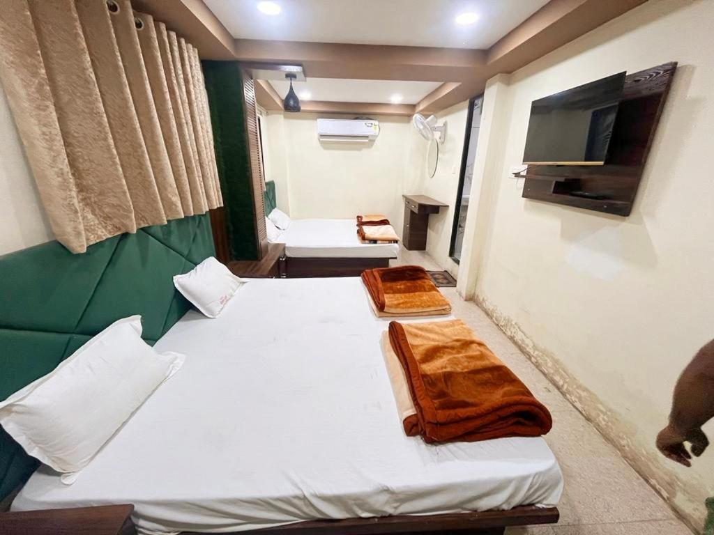 Green Leaf Hotel Ujjain Dış mekan fotoğraf