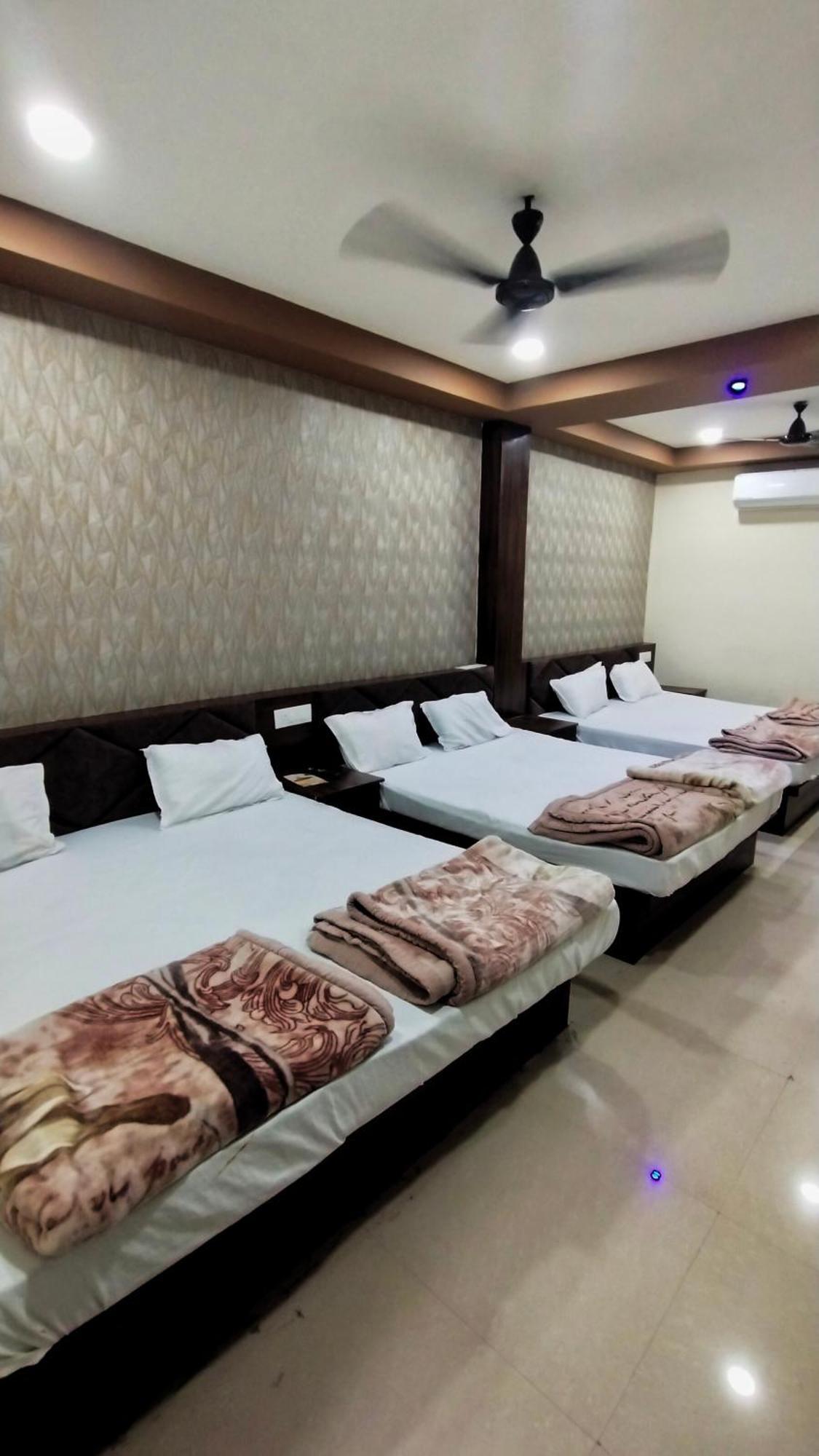 Green Leaf Hotel Ujjain Dış mekan fotoğraf