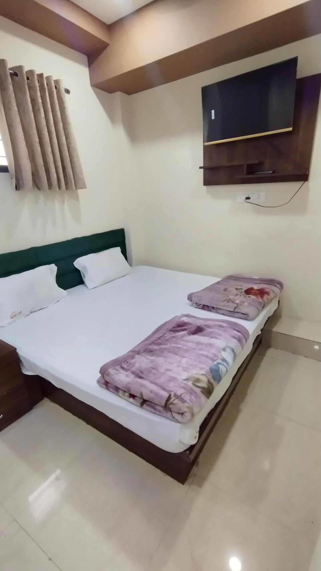 Green Leaf Hotel Ujjain Dış mekan fotoğraf
