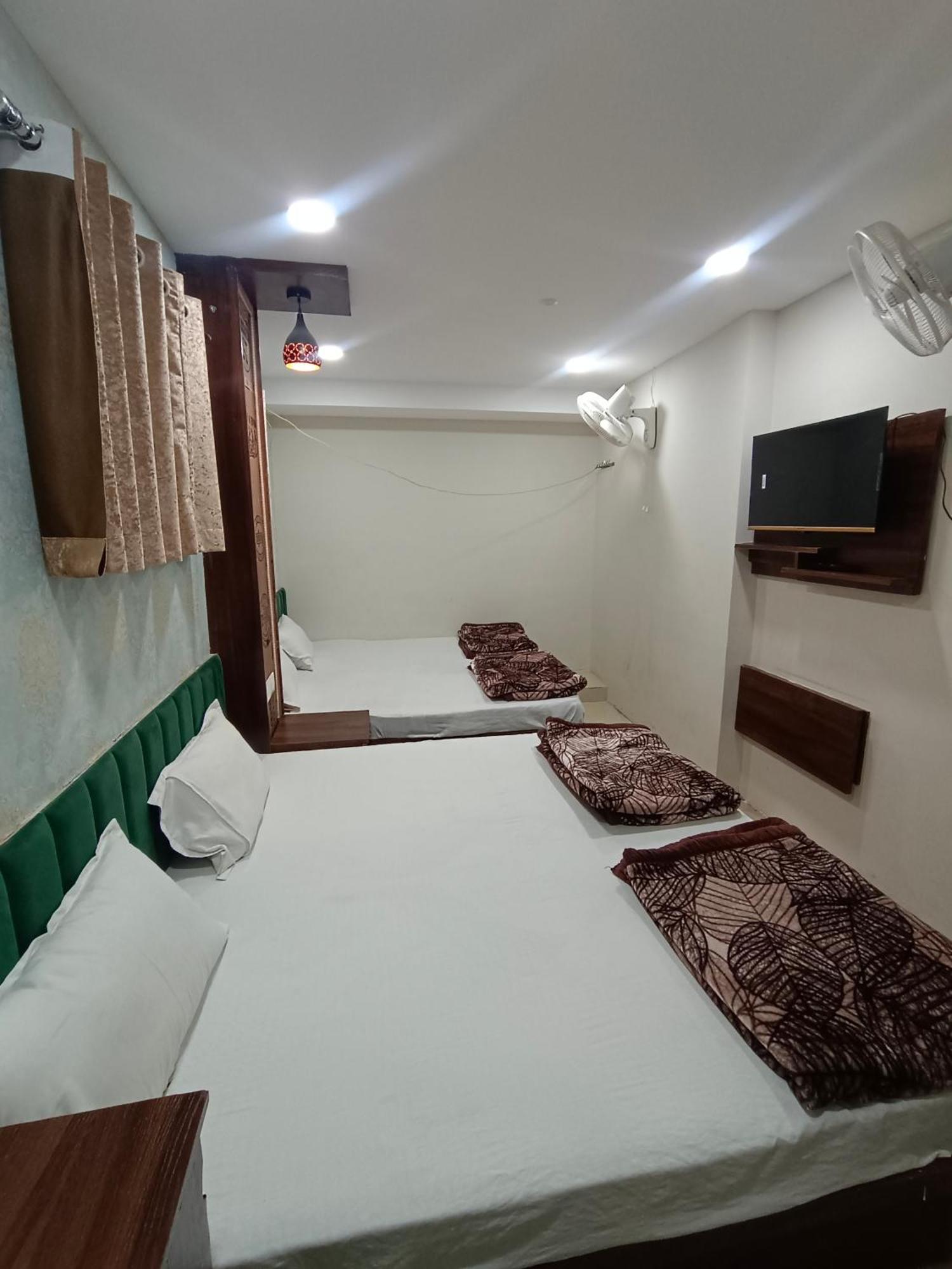 Green Leaf Hotel Ujjain Dış mekan fotoğraf